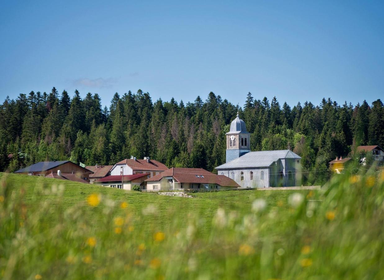Апартаменты Les Loges Du Jura 4 Etoiles Nanchez Экстерьер фото