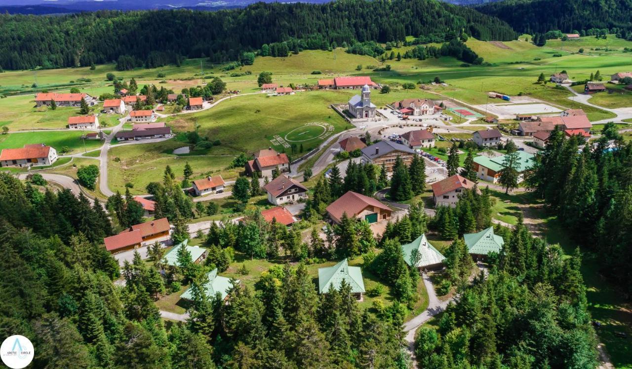 Апартаменты Les Loges Du Jura 4 Etoiles Nanchez Экстерьер фото